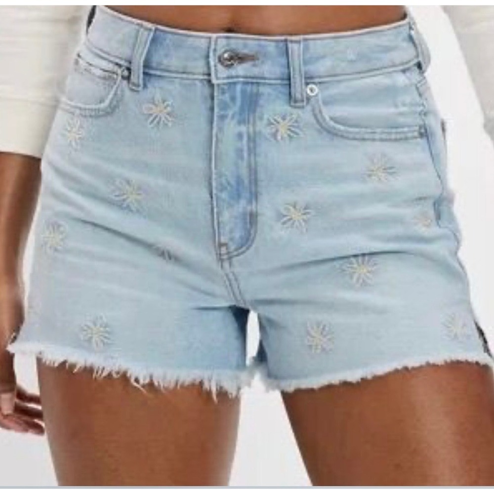 American Eagle Womens Daisy Embroidered Denim Shorts Light Wash Blue Size 6‎